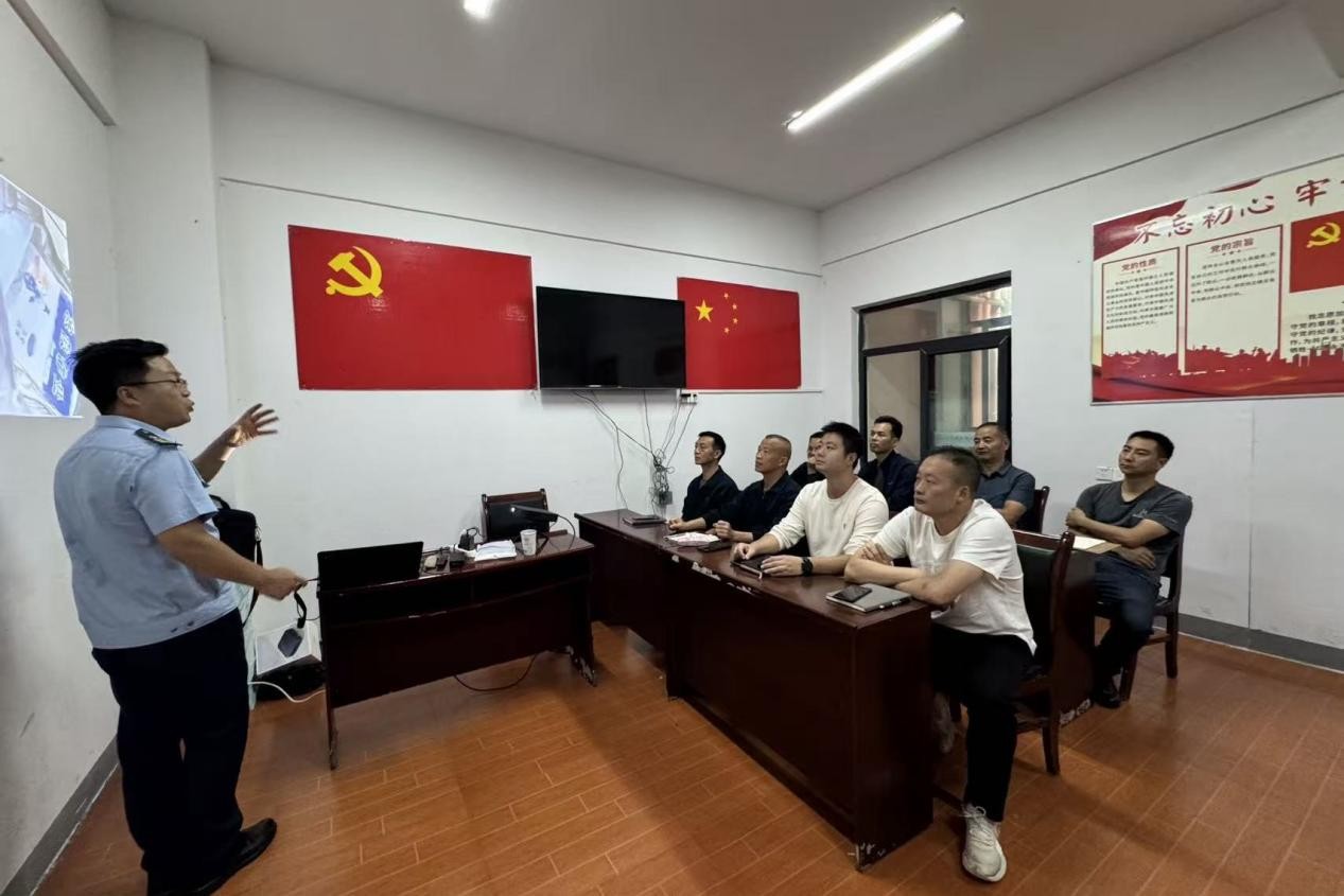 图片1 图片1